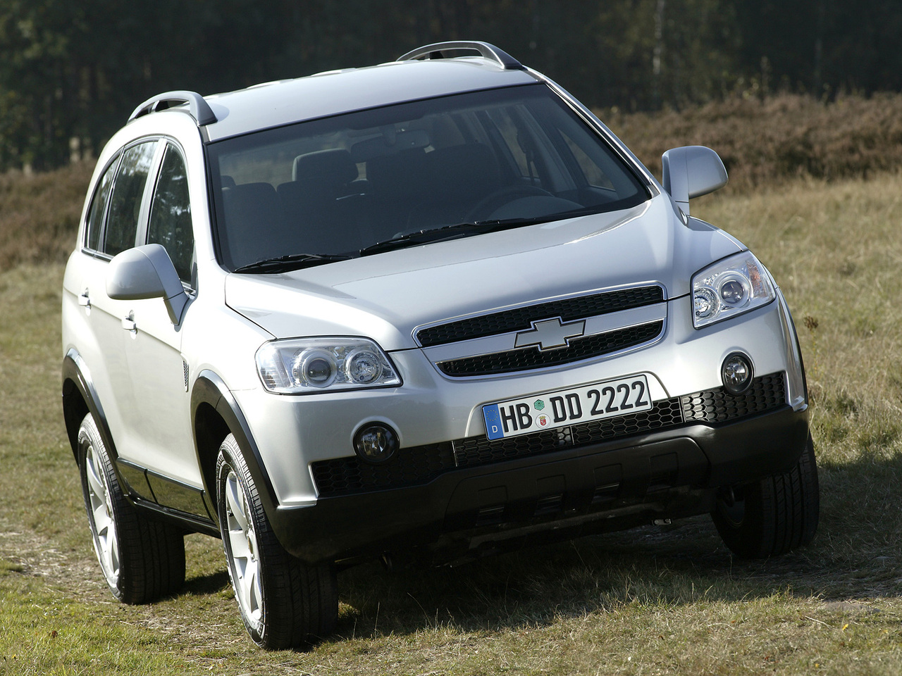 Chevrolet Captiva 1280x960 17 Tapety na pulpit